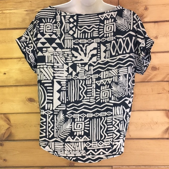 Forever 21 | Tribal Print Hi-Lo Crop Blouse Size M - Picture 2 of 4